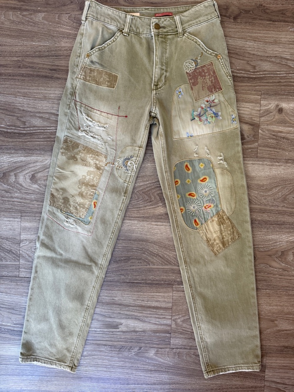 Anthropologie Pilcro The Wanderer Barrel Embroidered Patchwork Pants Size: 25 - Picture 3 of 13
